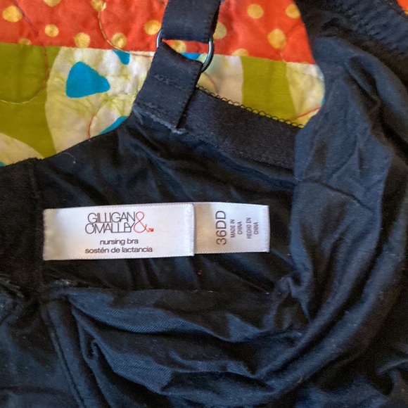 2 Gillian & O’Malley nursing bras (unlined) - Picture 2 of 8